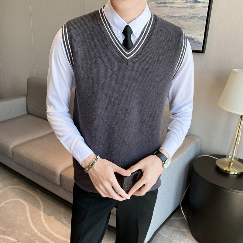 Voguable  New Design Knitted Sweater Vest Man V Neck Plaid Sleeveless Jumper England Business Casual Slim Fit Pullovers voguable