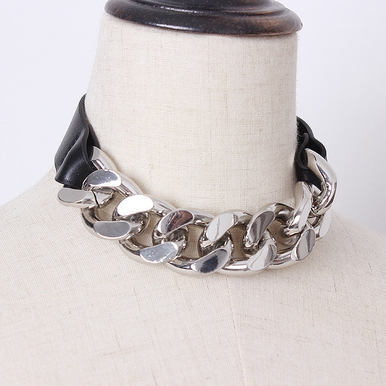 Women Black Pu Leather Metal Chain Stitch Necklace New Temperament Fashion Tide All-match Spring Autumn voguable