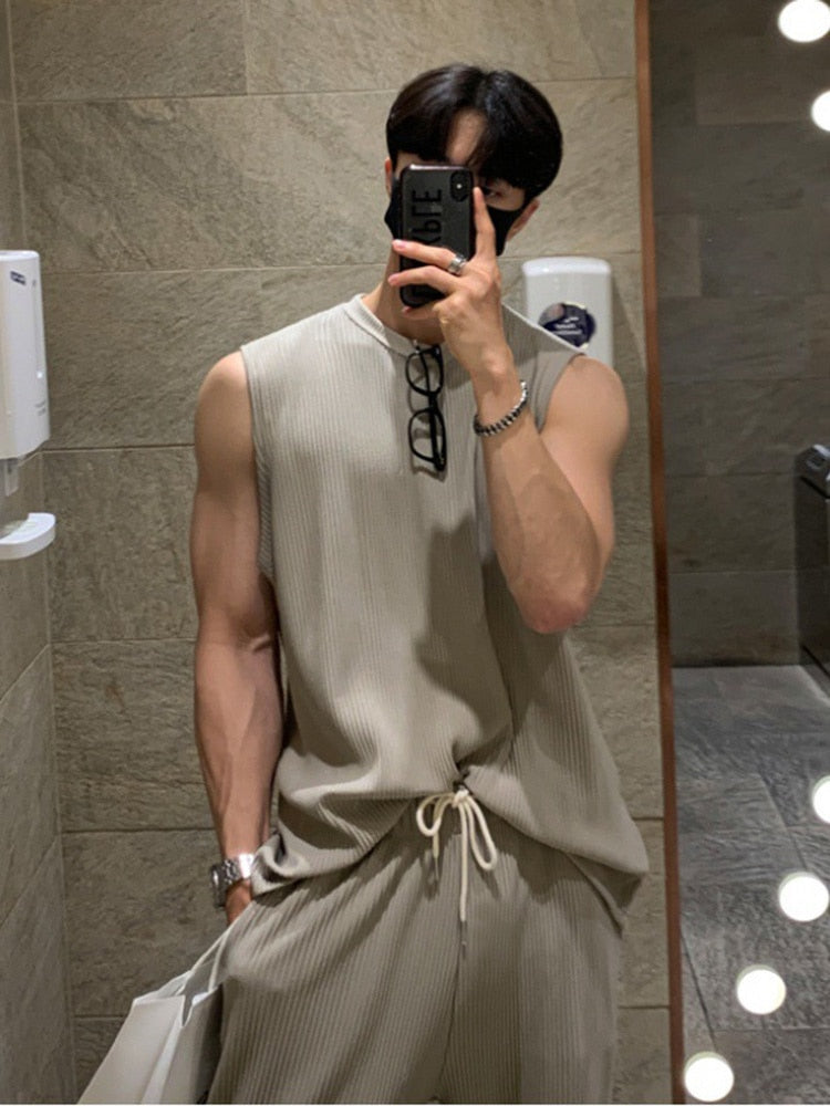 Pleated Sleeveless Vest Men's Summer Korean Tide Sports Leisure Wrinkled Autumn Summer Round Neck Solid Color 9A2393 voguable